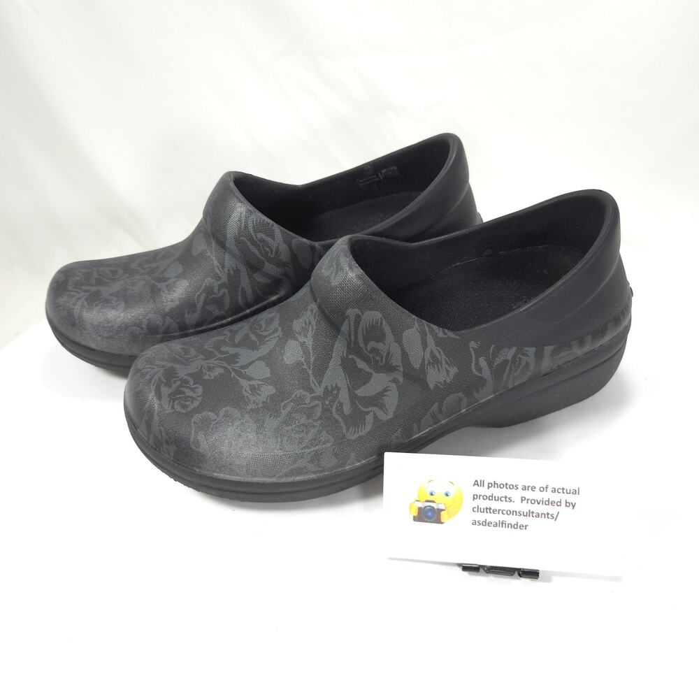 Crocs Casual Non Slip Slip On Mule Clog Womens Size 8 Black Floral Rubber